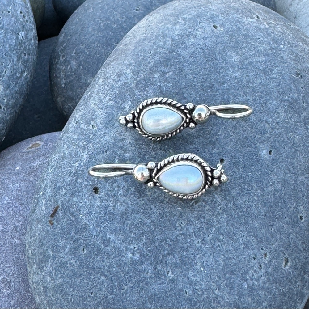 Sundance Pearl EARRINGS gemstone sterling silver birthstone gift drops teardrops - Picture 2 of 6
